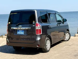 Toyota Noah 2007 Gray
