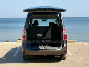 Toyota Noah 2007 Gray