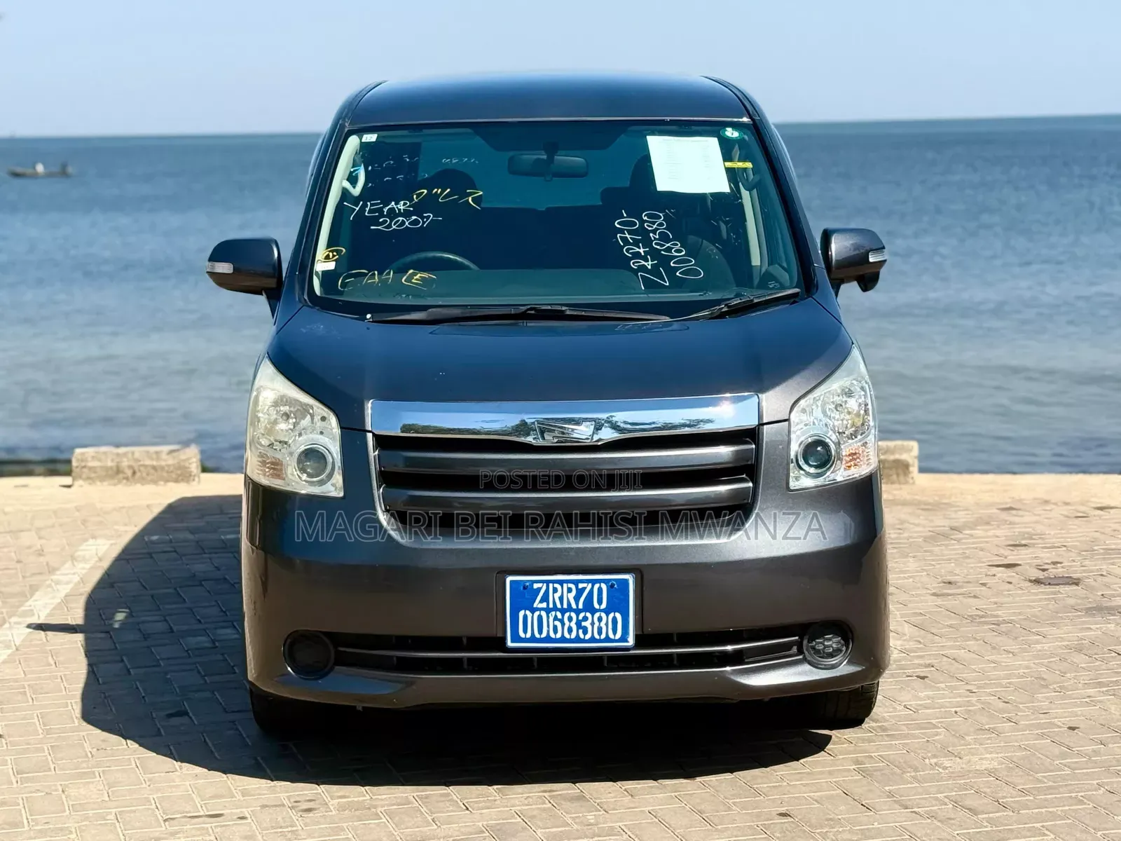 Toyota Noah 2007 Gray