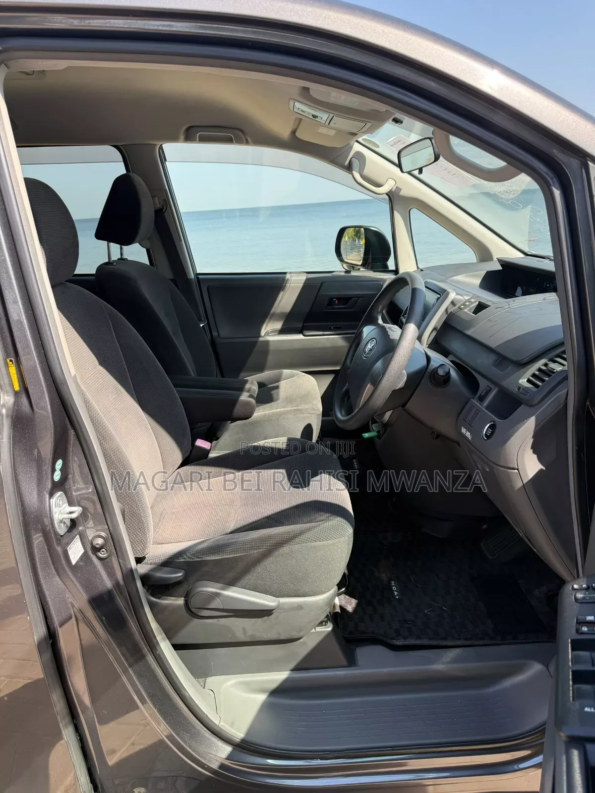 Toyota Noah 2007 Gray