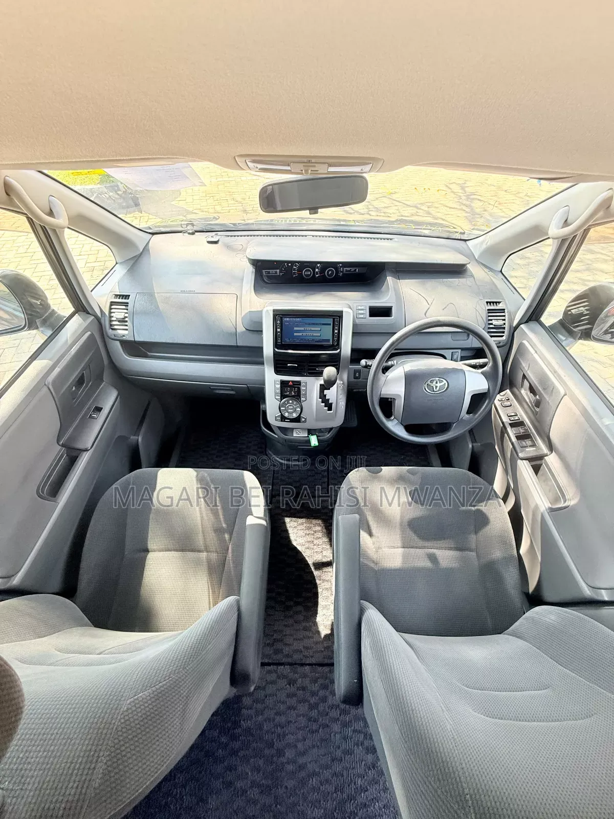 Toyota Noah 2007 Gray