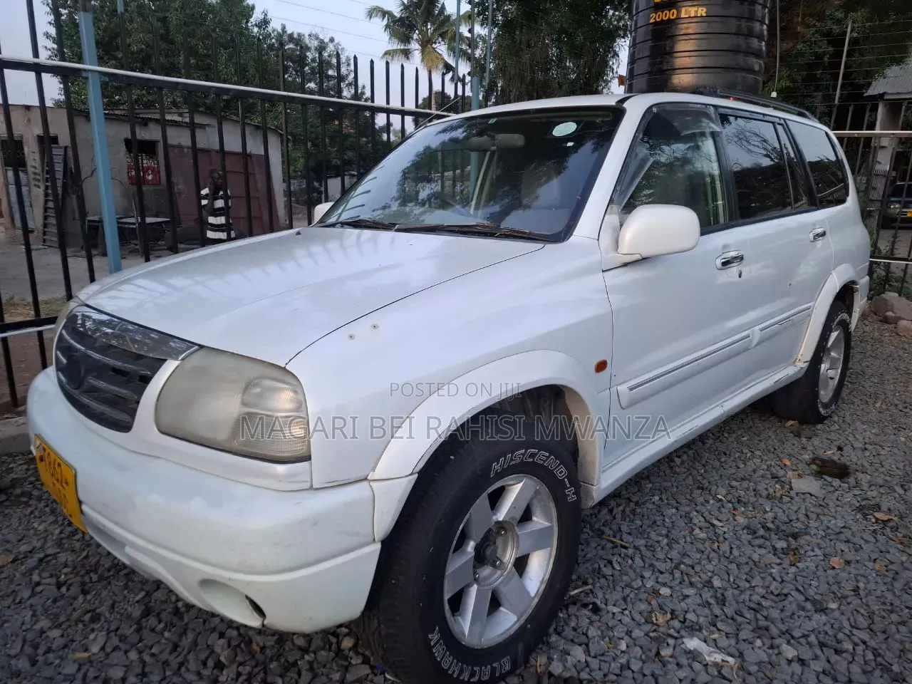 Suzuki Escudo 2002 White