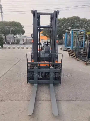 3.5-Ton Diesel Forklift, Lifting Height 5 M, 3 Stages