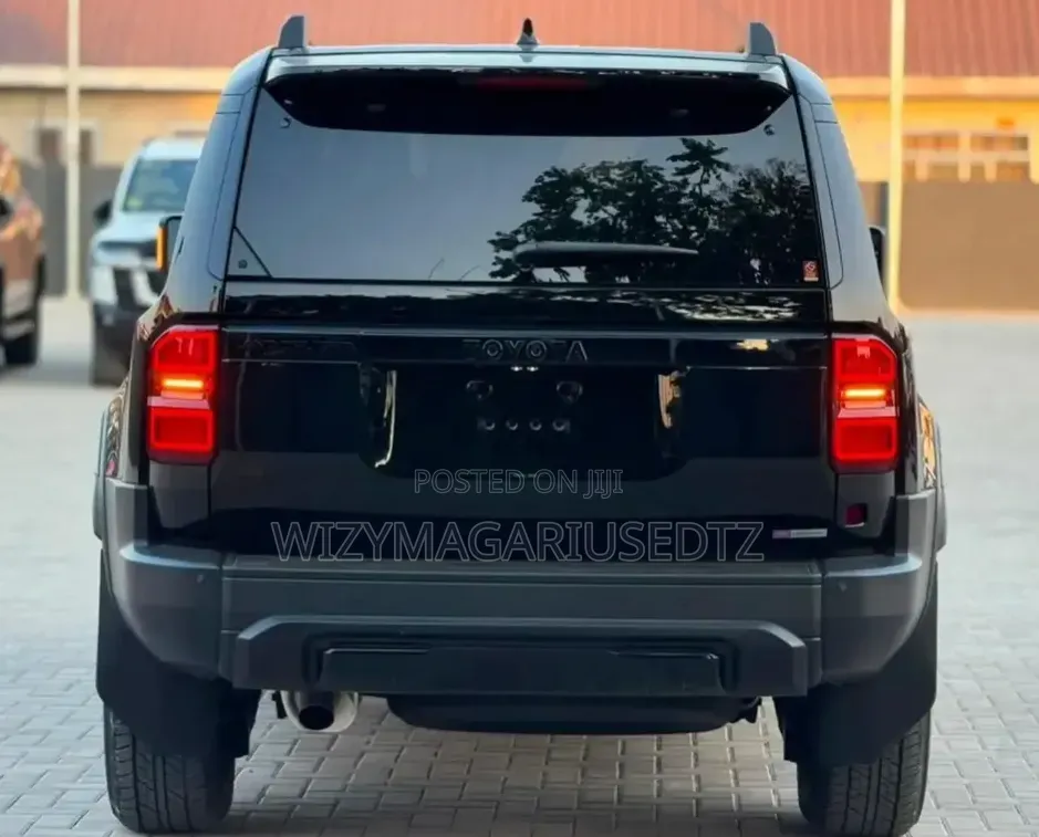New Toyota Land Cruiser Prado 2.7 2025 Ivory