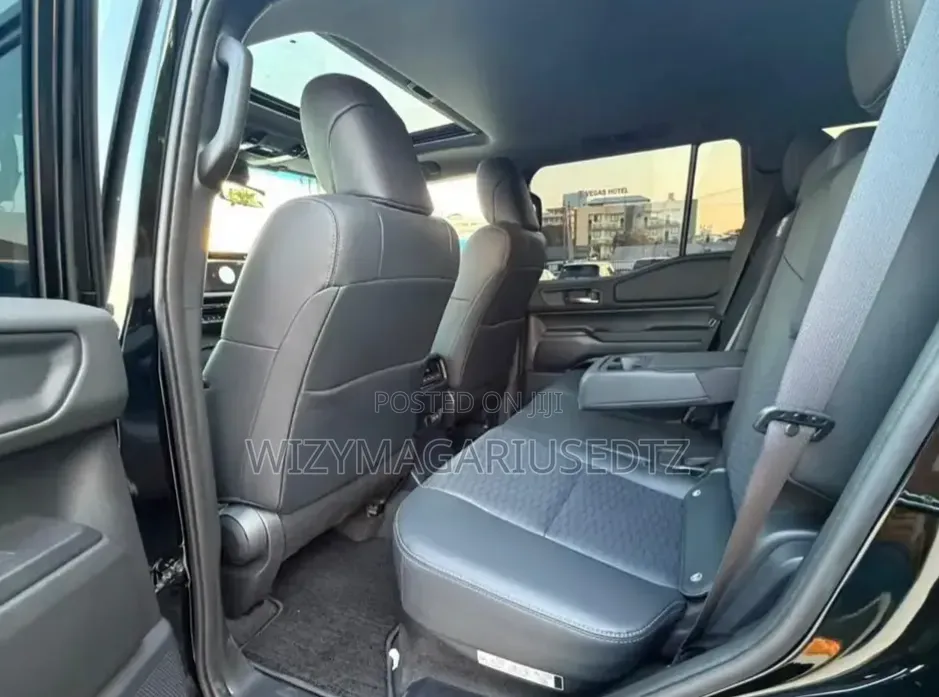 New Toyota Land Cruiser Prado 2.7 2025 Ivory