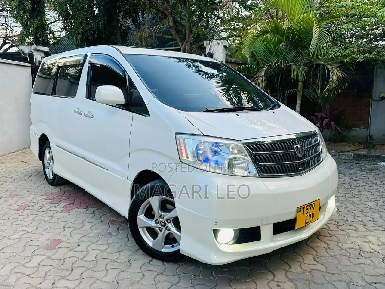 Toyota Alphard 2.4 Petrol FWD 2005 White