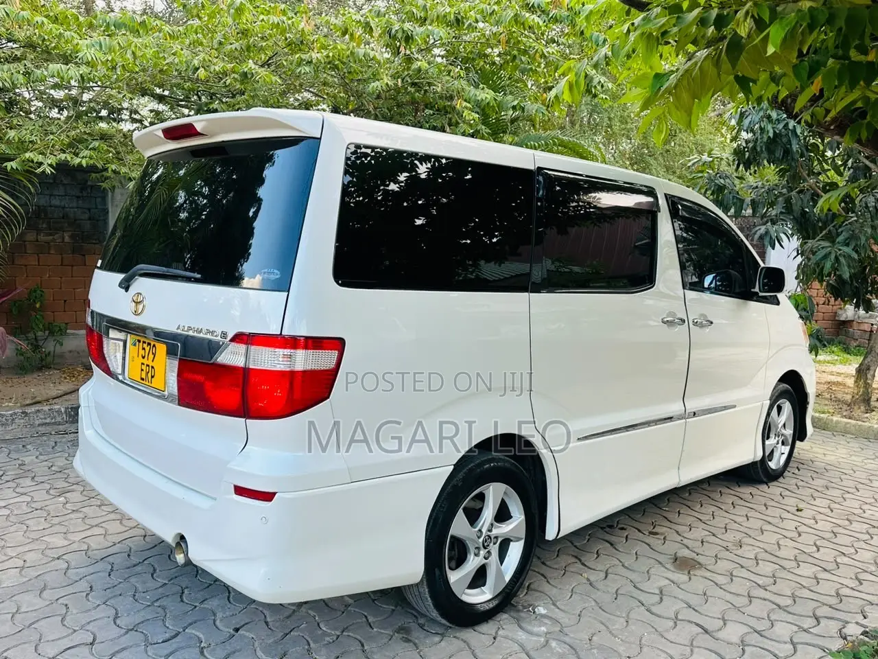 Toyota Alphard 2.4 Petrol FWD 2005 White