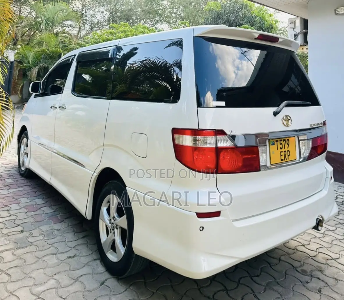 Toyota Alphard 2.4 Petrol FWD 2005 White