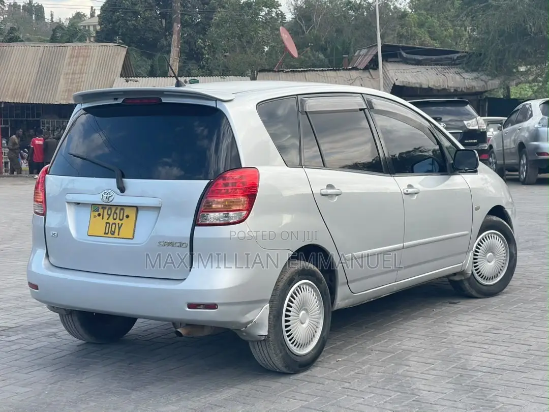 Toyota Corolla Spacio 2004 Silver