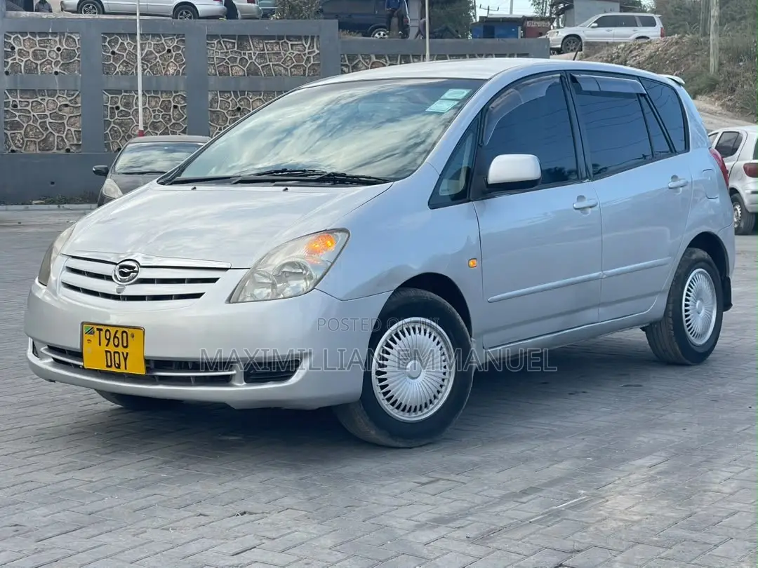 Toyota Corolla Spacio 2004 Silver