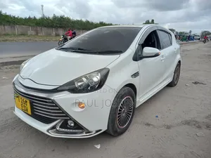 Toyota Aqua 2017 White
