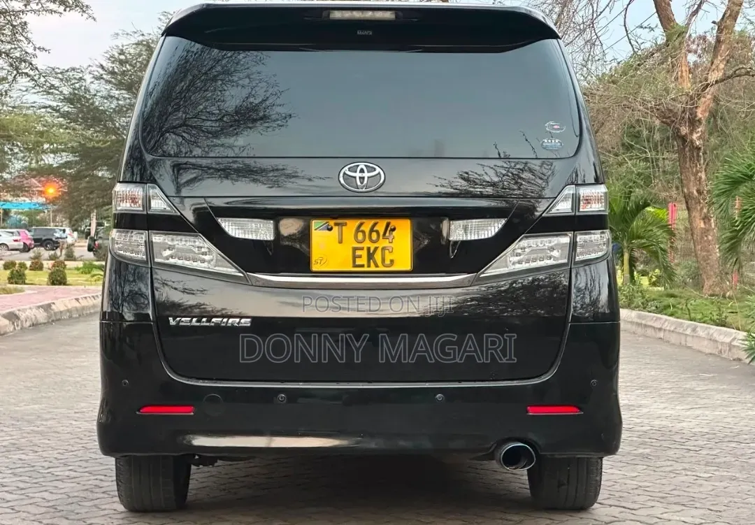 Toyota Vellfire 2010 Black