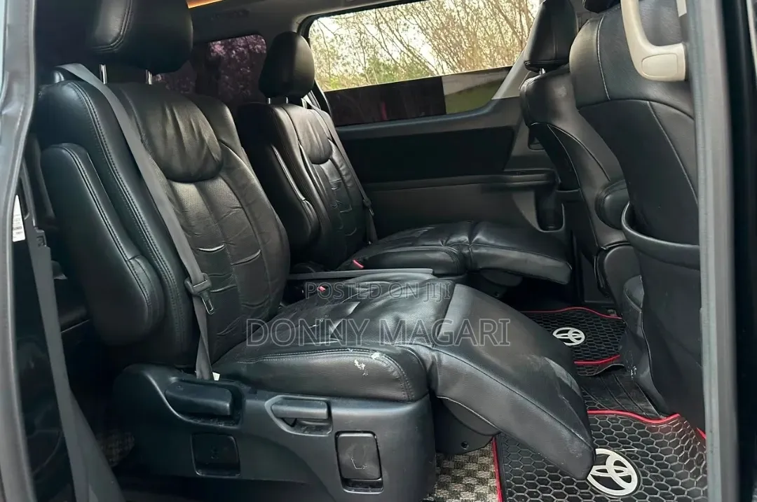 Toyota Vellfire 2010 Black