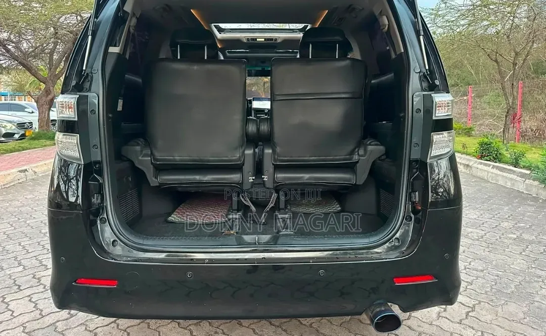 Toyota Vellfire 2010 Black
