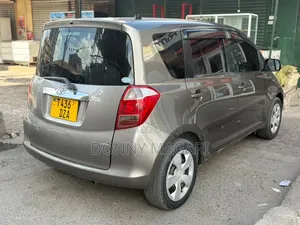 Toyota Ractis 2006 Gray