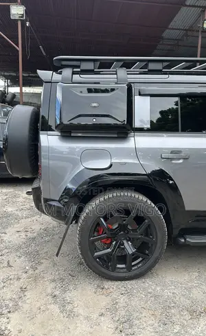 Land Rover Defender X-Dynamic SE 2024 Gray
