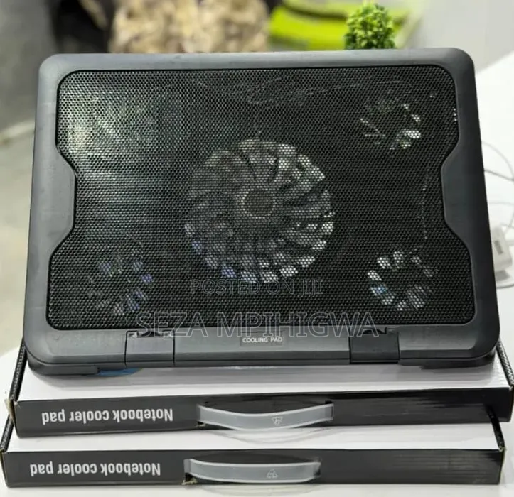 Cooler Pad N137 5 Electric Fans RGB Lights