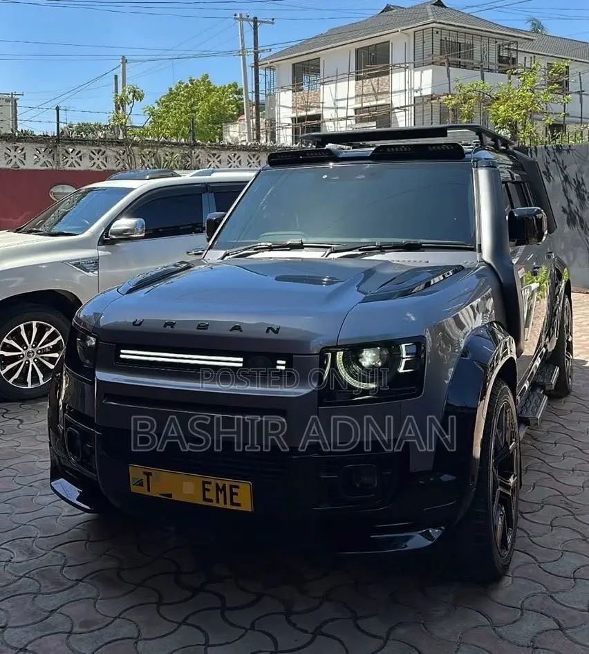 Land Rover Defender 2025 Gray