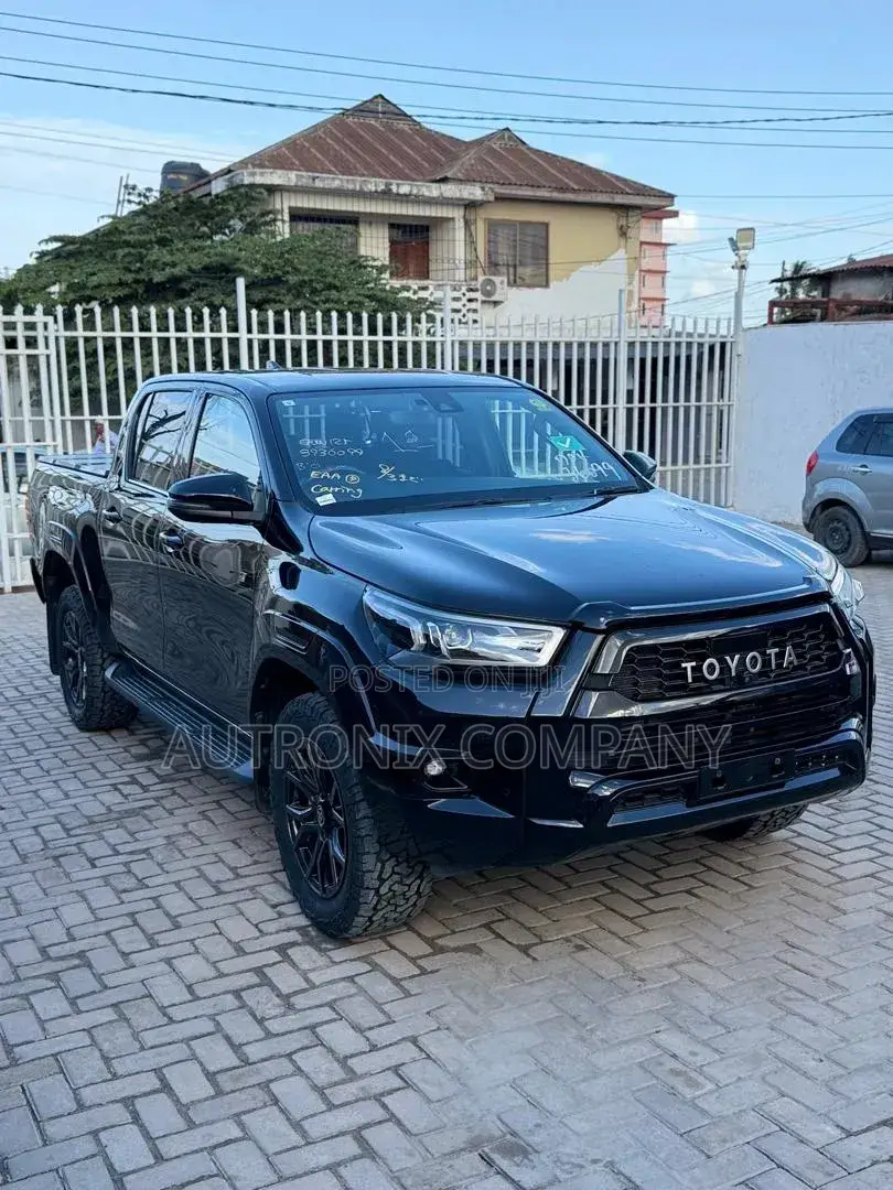 Toyota Hilux Revo Double Cab Deisel 2.4 AWD 2022 Black