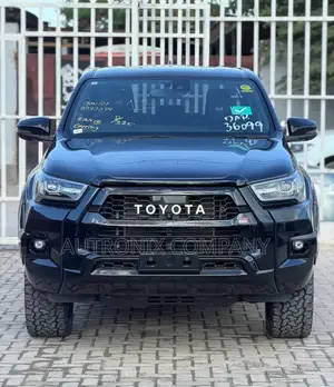 Toyota Hilux Revo Double Cab Deisel 2.4 AWD 2022 Black