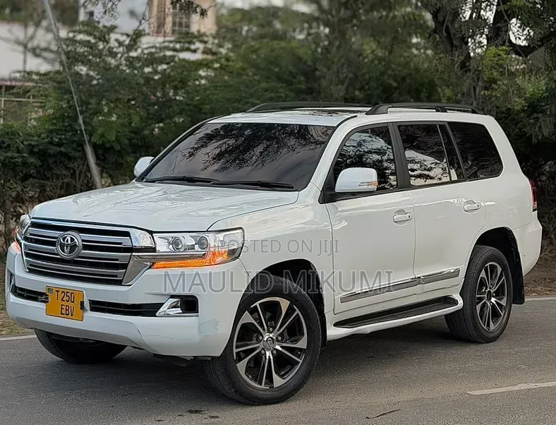 Toyota Land Cruiser 2014 White