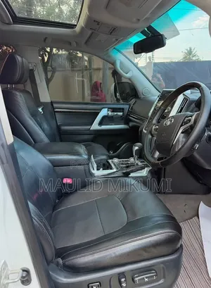 Toyota Land Cruiser 2014 White