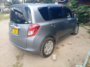Toyota Ractis 1.3 FWD 2008 Gray