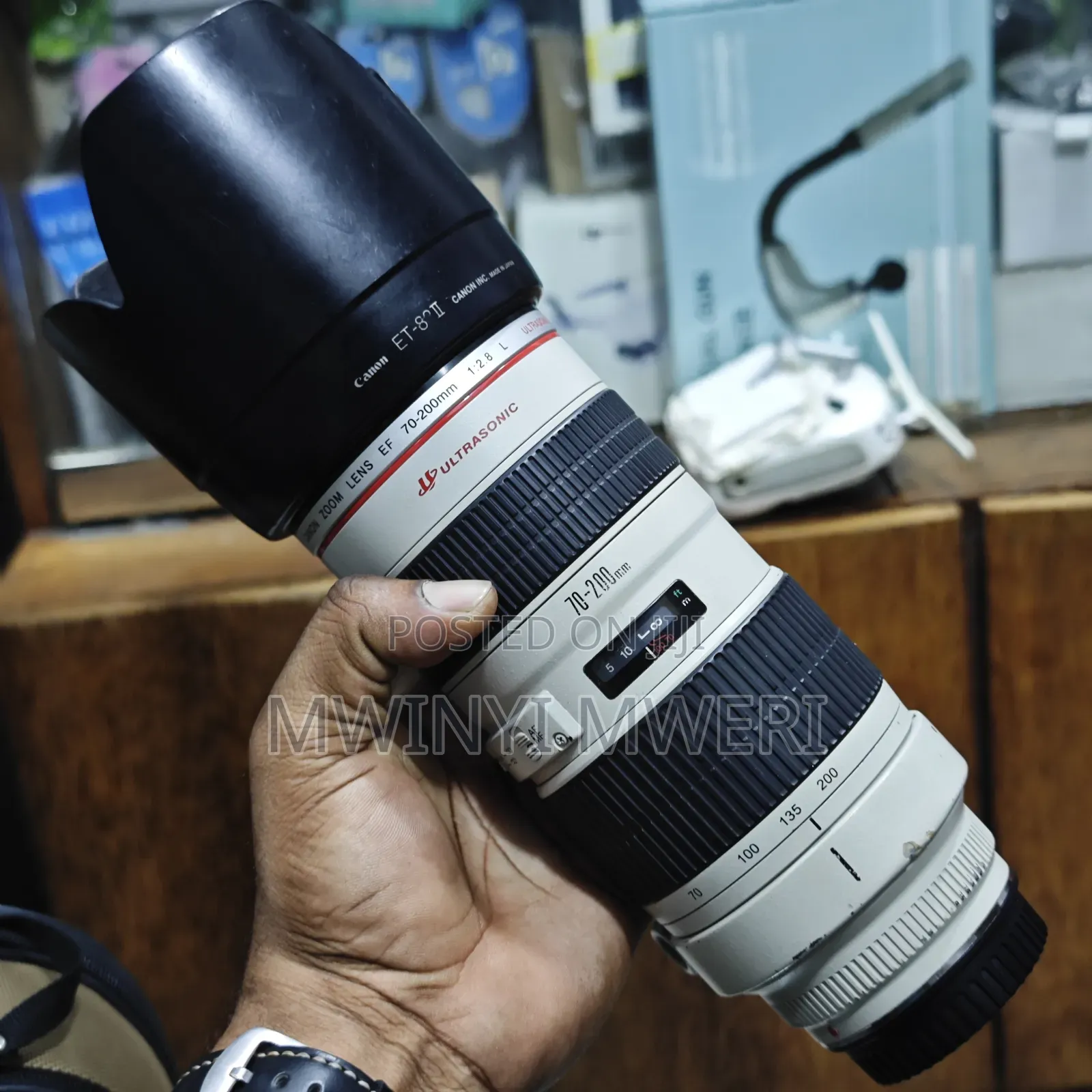 Canon 70-200mm F/2.8l Is a Professional Telephoto Zoom Lens Series
