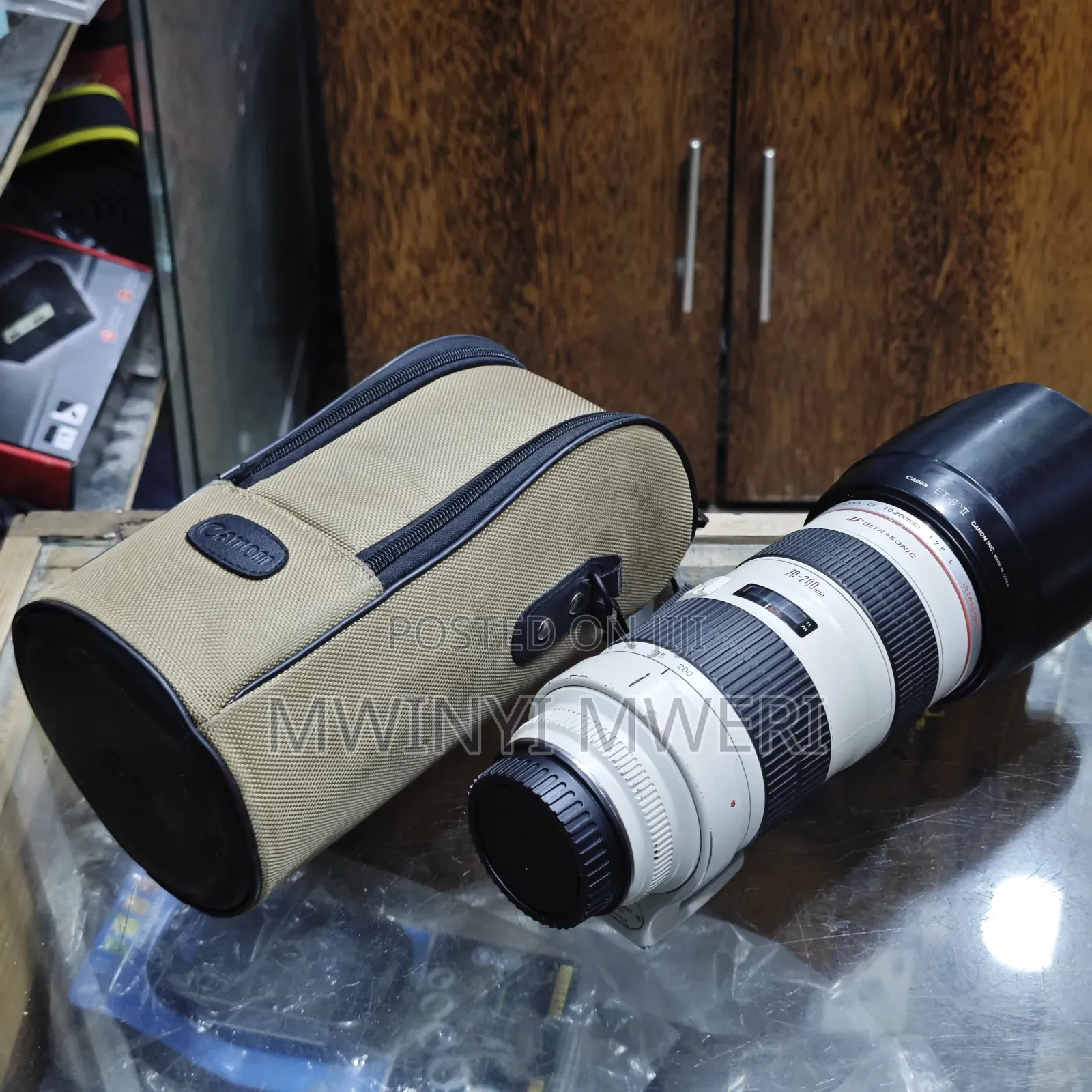 Canon 70-200mm F/2.8l Is a Professional Telephoto Zoom Lens Series