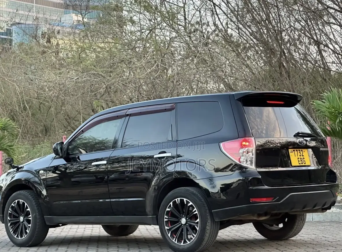 Subaru Forester 2010 Black