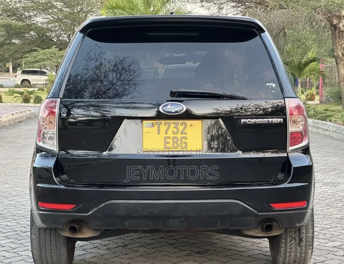 Subaru Forester 2010 Black