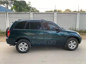Toyota RAV4 1.8 2005 Green