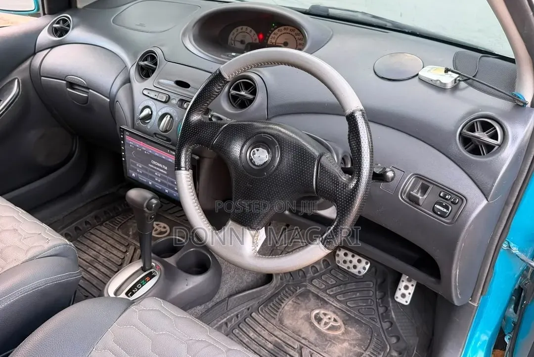 Toyota Vitz 2004 Blue