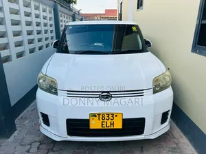 Toyota Corolla Rumion Hatchback 1.5 FWD 2010 White