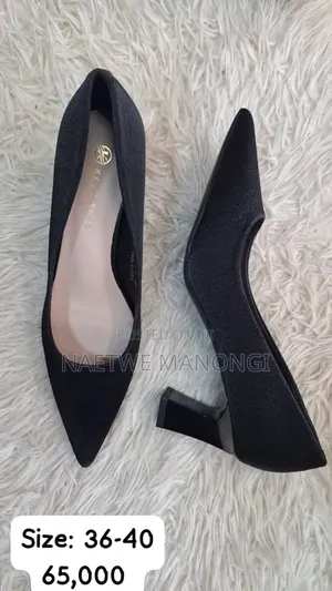 Woman's Shoes