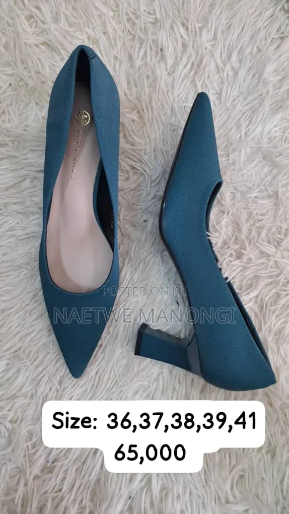 Woman's Shoes