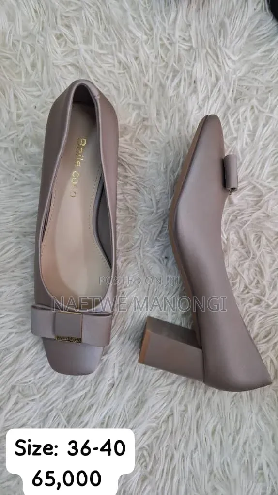 Woman's Shoes