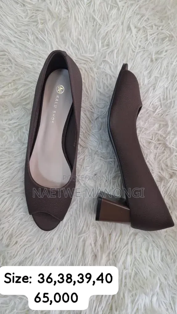 Woman's Shoes