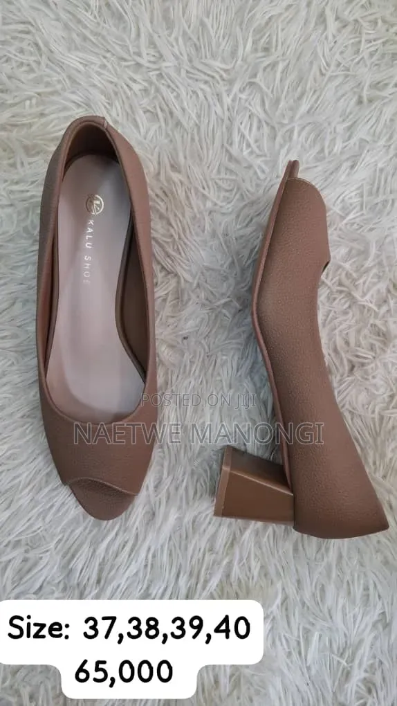 Woman's Shoes