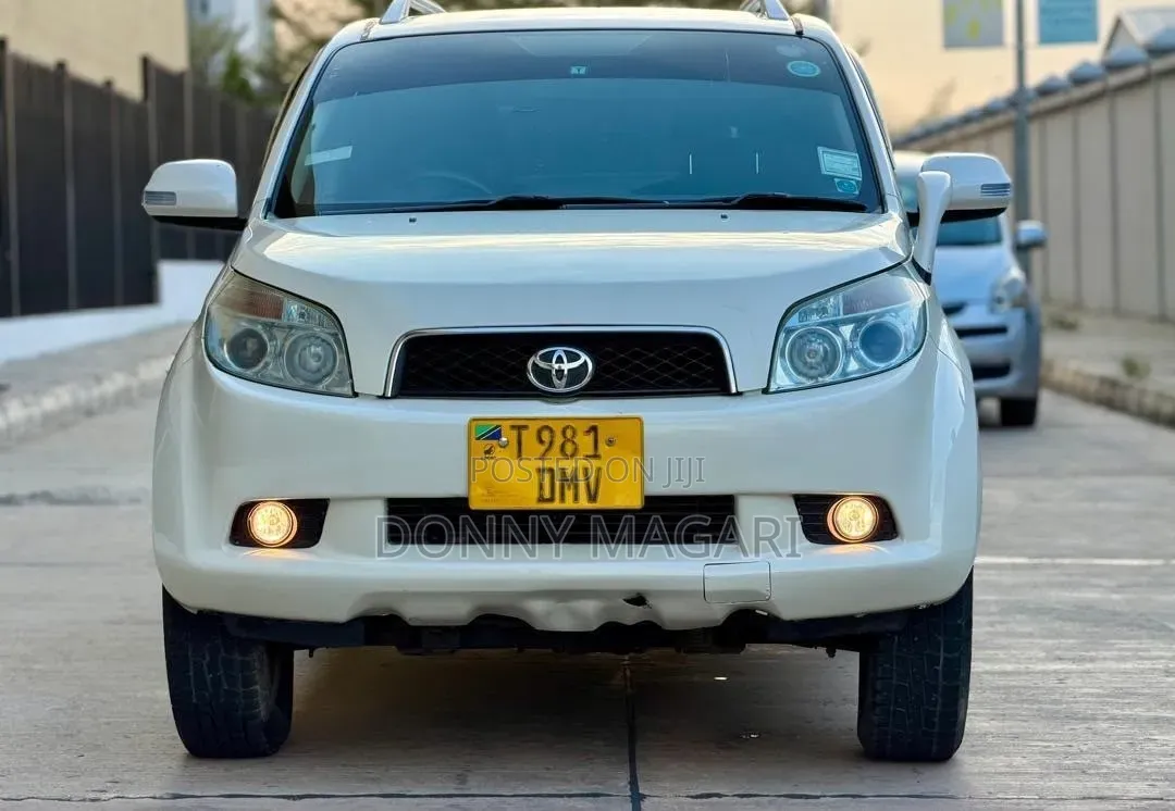 Toyota Rush 2006 White