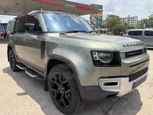 Land Rover Defender 2022 Green