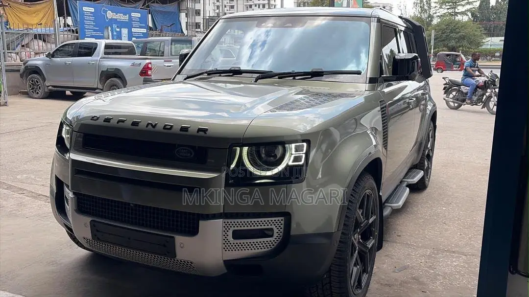 Land Rover Defender 2022 Green