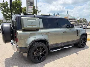 Land Rover Defender 2022 Green