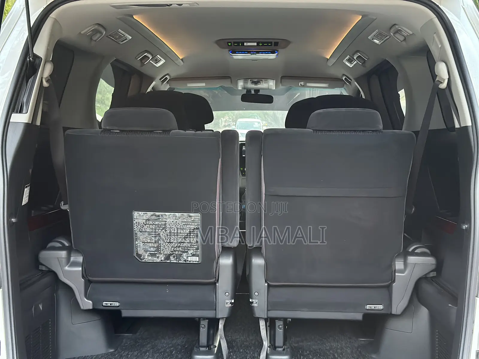 Toyota Vellfire 2010 White