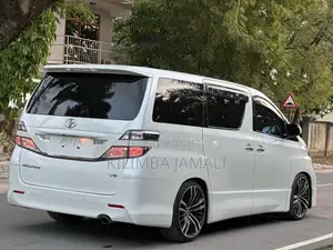 Toyota Vellfire 2010 White