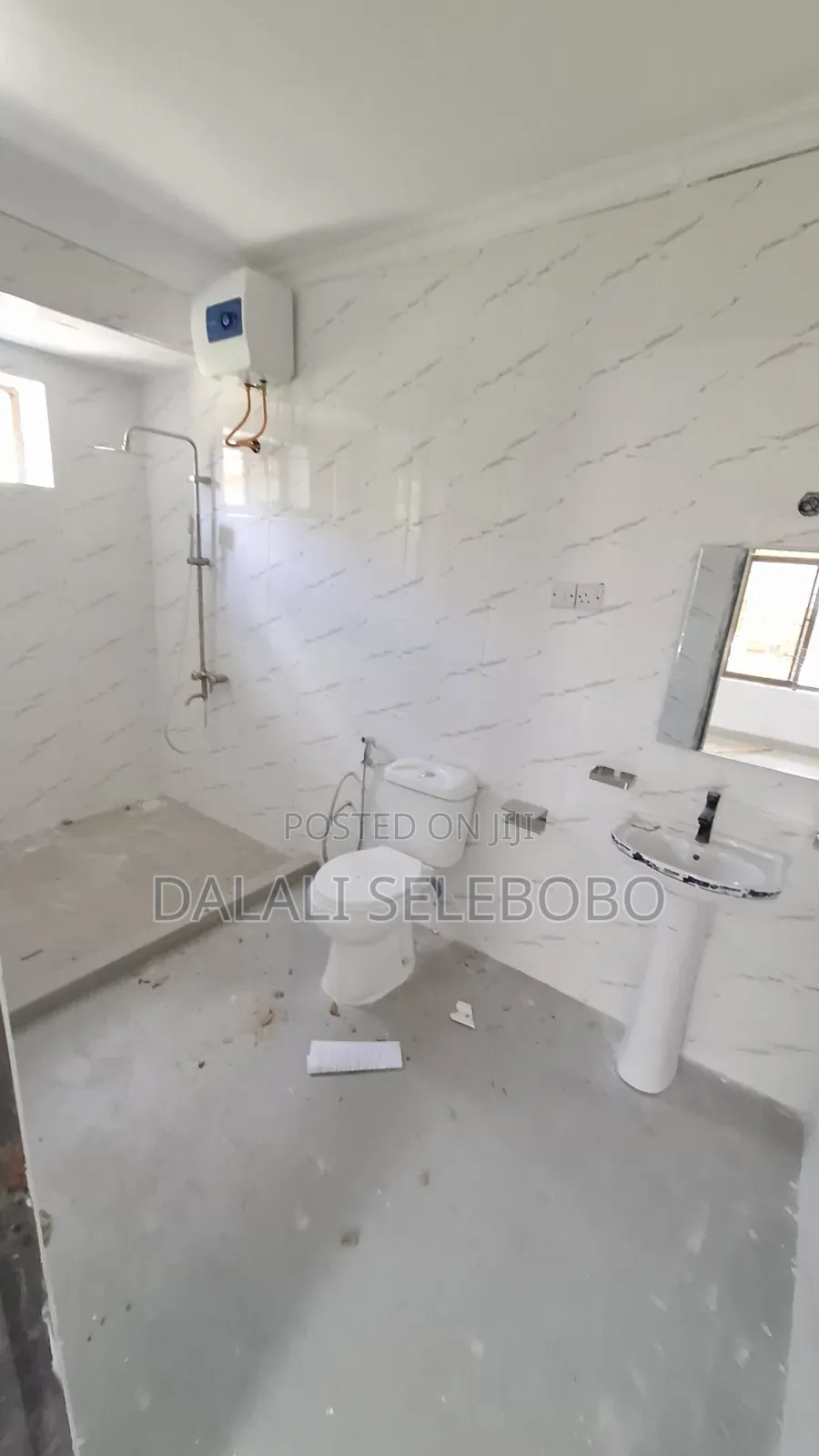 3bedrooms Office Space at Igesa Road Kivulini