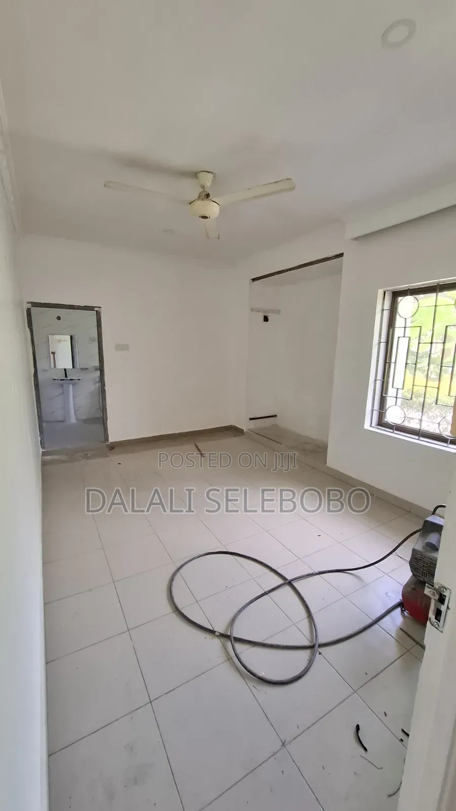3bedrooms Office Space at Igesa Road Kivulini