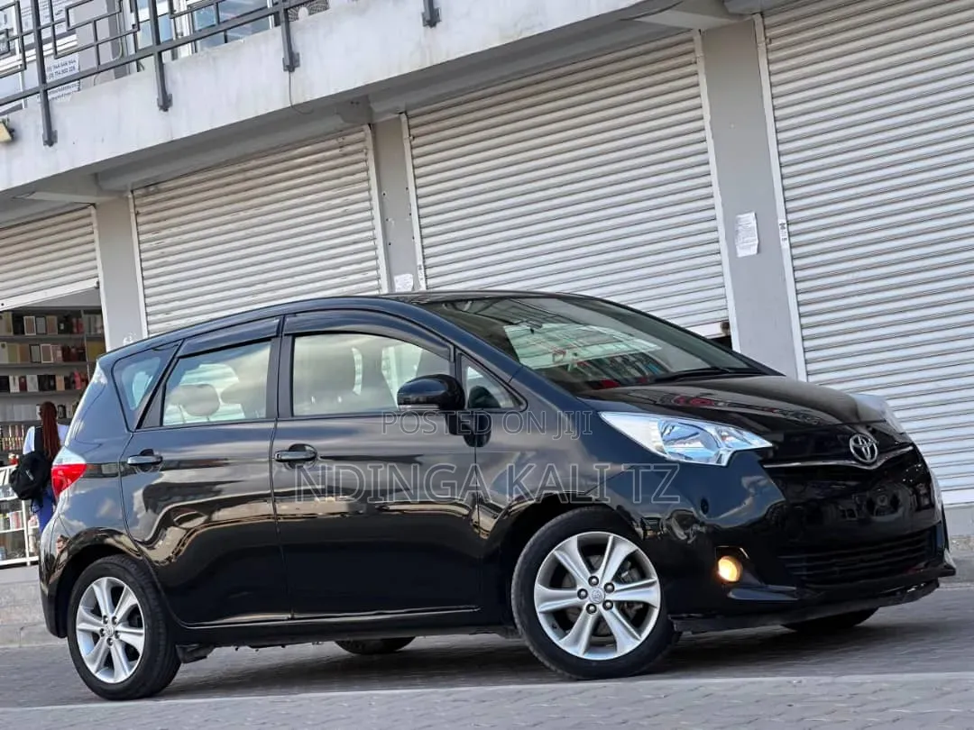 Toyota Ractis 2014 Black
