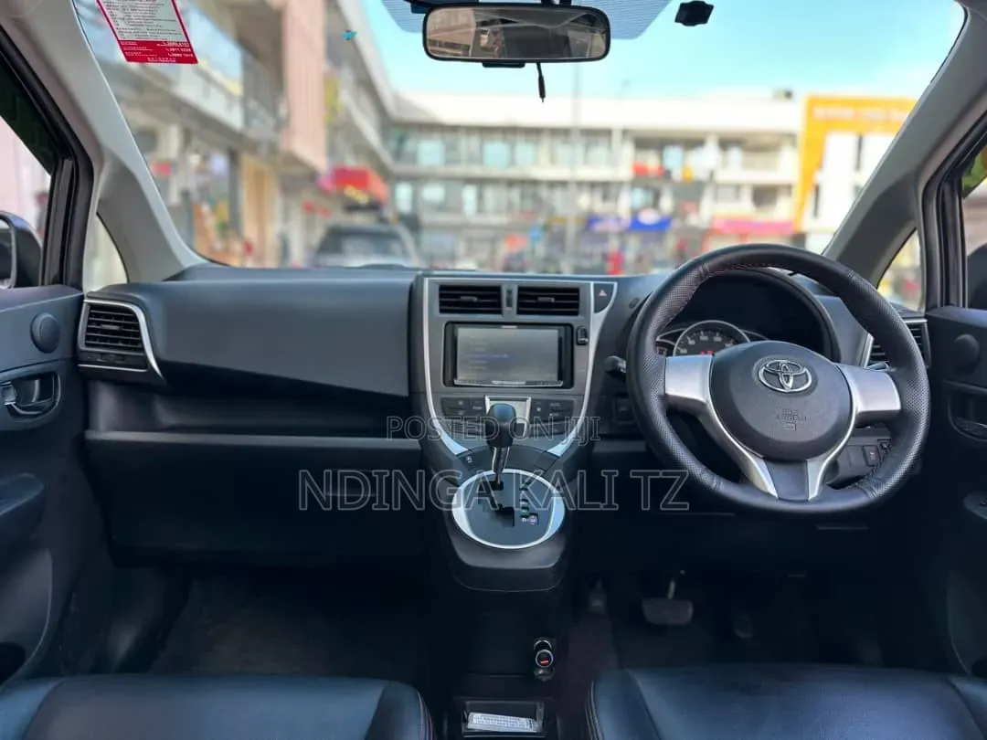 Toyota Ractis 2014 Black