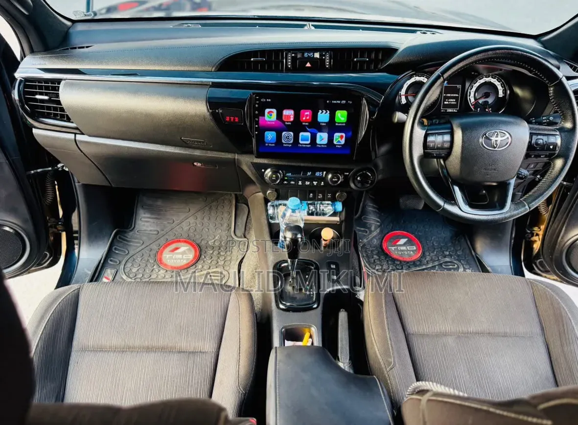 Toyota Hilux 2020 Black